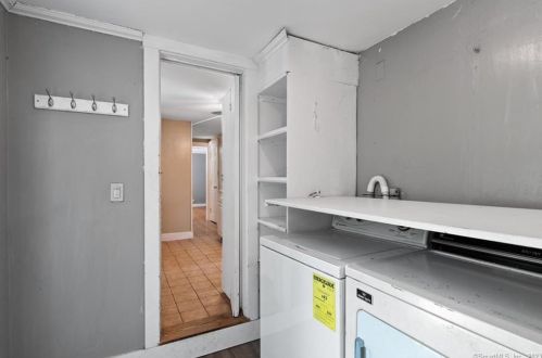 971 Farms Rd, Wallingford CT 06492-1807 exterior