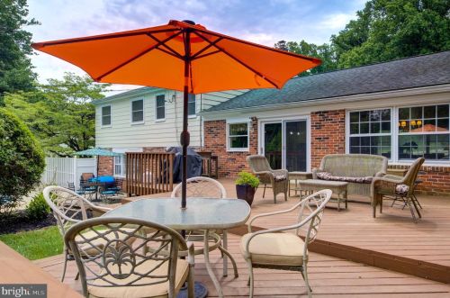 735 Hickory Ln, Berwyn PA 19312-1438 exterior