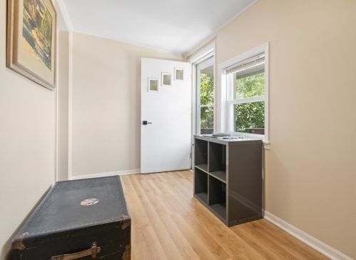 4560 Mcvicker Ave, Chicago IL  60630-3122 exterior