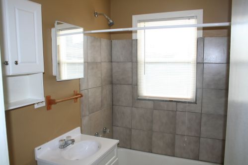 8048 Dobson Ave, Chicago IL 60619-4410 exterior