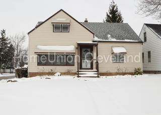 3827 Salisbury Rd, Cleveland OH  44121-1950 exterior