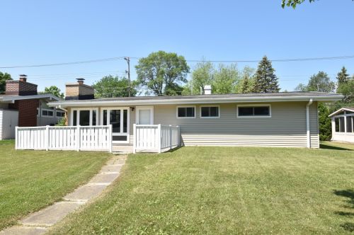 3512 Sunset Dr, Milwaukee WI  53220-1219 exterior