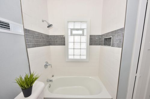 1939 18th St, Milwaukee WI  53205-1646 exterior