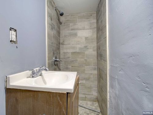 125 Temple St, Paterson NJ 07522-1354 exterior