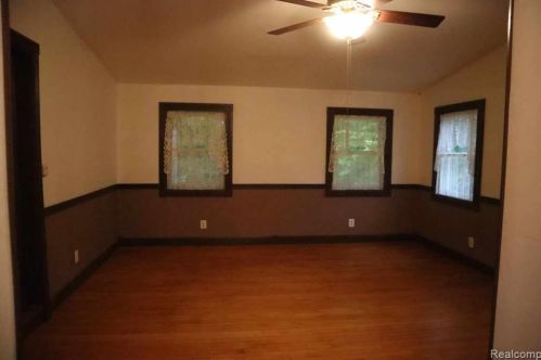 1651 Castle Rd, North Branch, MI 48461-8760