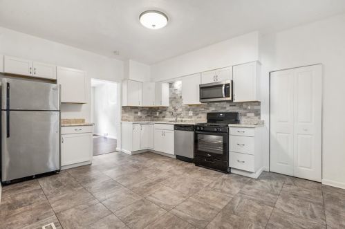 2011 Gregory St, Pittsburgh PA  15203-1641 exterior