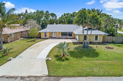 302 Bayview Ter, Fort Pierce, FL 34983-2114