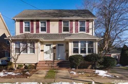 4 Jonesdale Ave, Metuchen, NJ 08840-2009