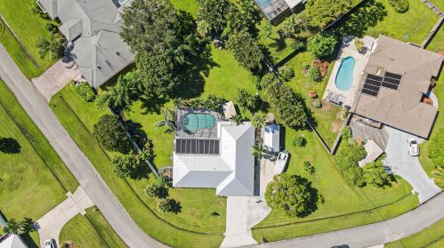 2910 Cates Cir, Fort Pierce FL  34952-5812 exterior