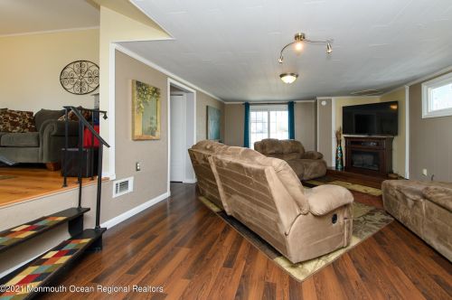 32 Berkshire Rd, Old Bridge NJ 08857-1601 exterior