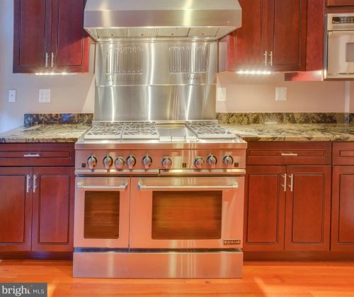 1731 Riggs Pl, Washington DC 20009-6248 exterior