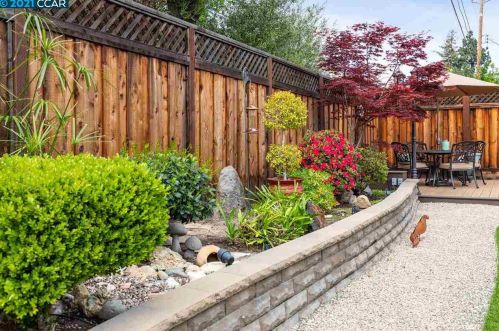 907 Hastings Dr, Concord CA 94518-3821 exterior