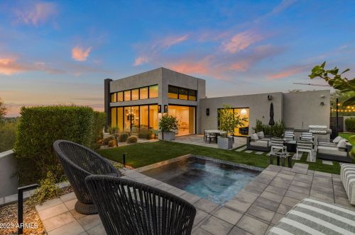 5841 Echo Canyon Cir, Phoenix AZ 85018-1243 exterior