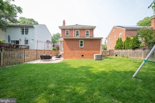 301 Raymond Ave, Alexandria VA 22301-1037 exterior