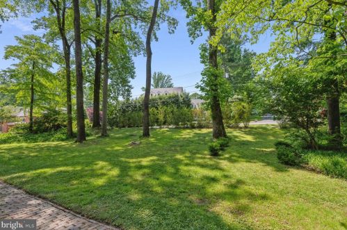 8430 Brk Rd, Mc Lean VA 22102-1703 exterior