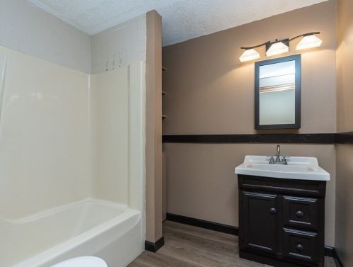 129 Lancaster Ave, West Springfield MA 01089-2235 exterior