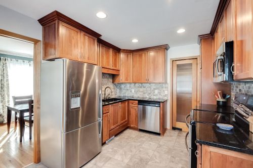 1401 Hartford Ave, Saint Paul MN 55116-1649 exterior