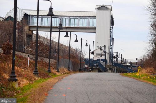 6439 Patience Ct, Alexandria VA 22315-3443 exterior