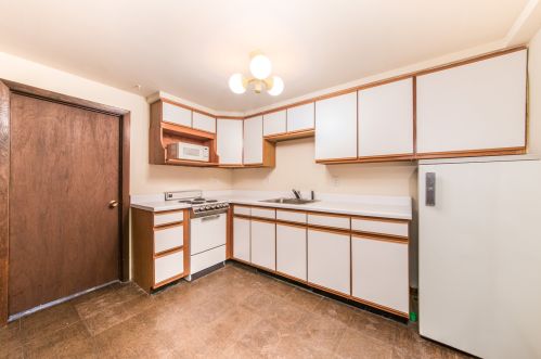 4558 Maria Ct, Chicago IL 60656-4255 exterior