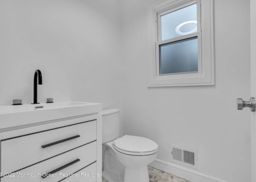 722 Green Valley Rd, Jackson Twp NJ  08527-2942 exterior