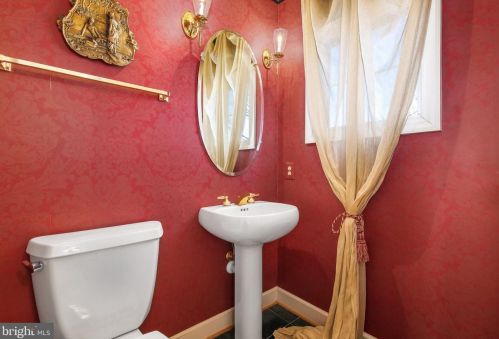 8402 Bells Ridge Ter, Rockville MD 20854-2799 exterior