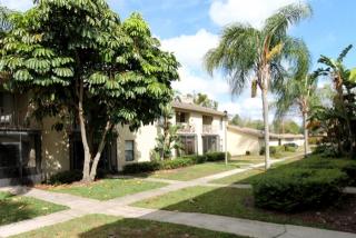 3048 Plaza Terrace Dr, Orlando FL  32803-2837 exterior