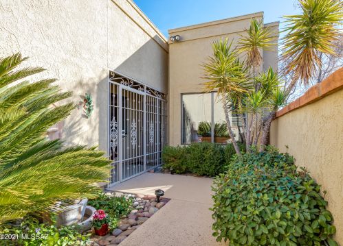 900 Camino Corrida, Tucson AZ 85704-7652 exterior