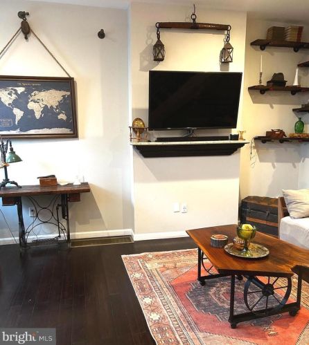 1747 19th St, Philadelphia PA  19145-2120 exterior