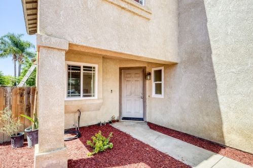 613 Citrus Ave, Perris CA  92571-3850 exterior