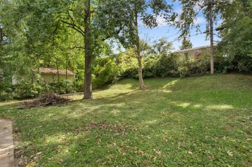 1044 Renshaw Dr, Saint Louis MO 63135-2833 exterior