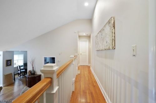 29 Archbridge Ln, Springfield NJ 07081-2746 exterior