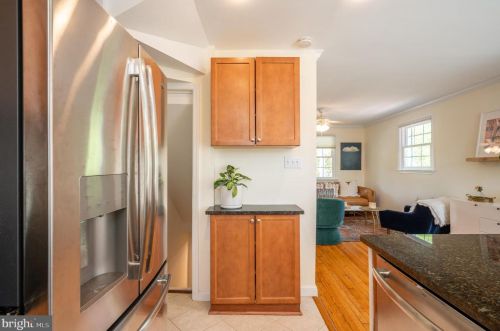 21 Clifford Ave, Alexandria VA  22305-2702 exterior