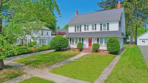 86 Caseland St, Springfield, MA 01107-1214