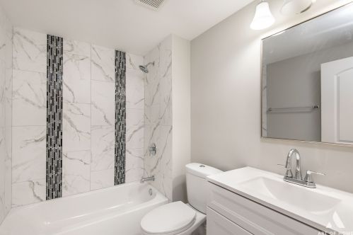 8722 Buffalo Ave, Chicago IL  60617-3307 exterior