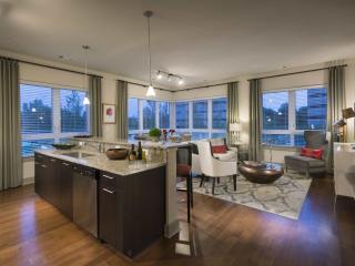 160 Cambridgepark Dr, Cambridge MA  02140-2324 exterior