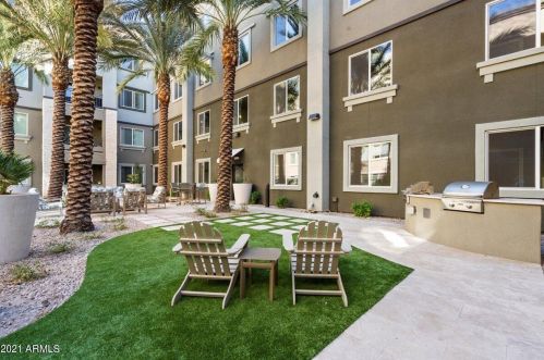 5350 Deer Valley Dr, Phoenix AZ  85054-4126 exterior