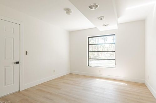 661 12 Ave, Naples FL 34120-2303 exterior