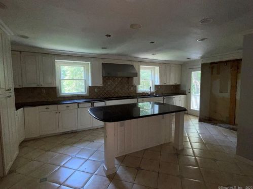 212 Old Ml Rd, Greenwich CT 06830-3342 exterior