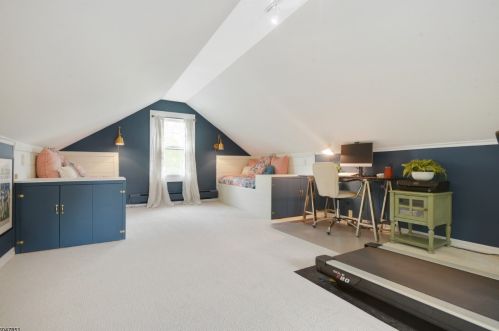 10 Madison Ave, Maplewood NJ 07040-2207 exterior