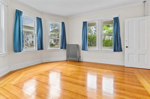 113 Oakland Ave, Providence RI 02908-3632 exterior