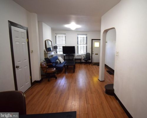 2224 11 St, Philadelphia PA 19133-1002 exterior