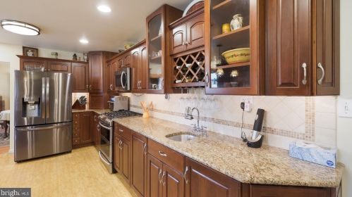 2350 Steven Rd, Huntingdon Valley PA 19006-6610 exterior