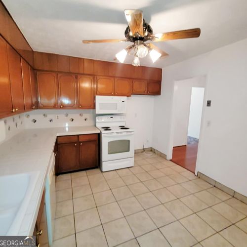 3245 Donnebrook Ln, Atlanta GA 30354-2403 exterior