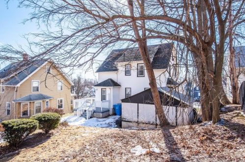 40 Commonwealth Ave, New Britain CT 06053-2913 exterior