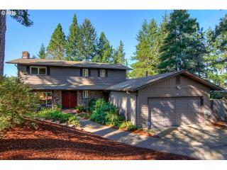 355 39th Ave, Eugene OR  97405-2068 exterior