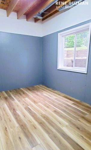 1512 Herrick Ave, Grand Rapids MI 49505-4867 exterior