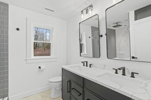 37 Walnut Hill Rd, Ridgefield CT  06877-2906 exterior