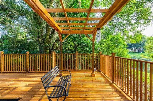 15704 Mifflin Ct, Tampa FL exterior