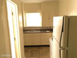 822 Bradley Ave, Indianapolis IN  46201-2667 exterior