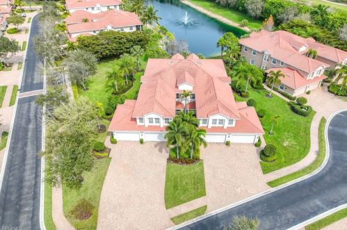 7855 Hawthorne Ter, Naples, FL 34113-3161